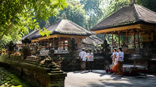 Explore Outer Courtyard
